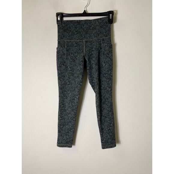 Athleta Black Green Print Cropped Leggins Sz XXS - Picture 2 of 3